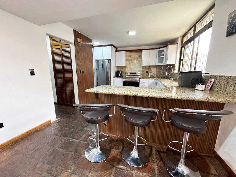 Beautifull Townhouse in Conj. Res. Las Lajas. Naguanagua